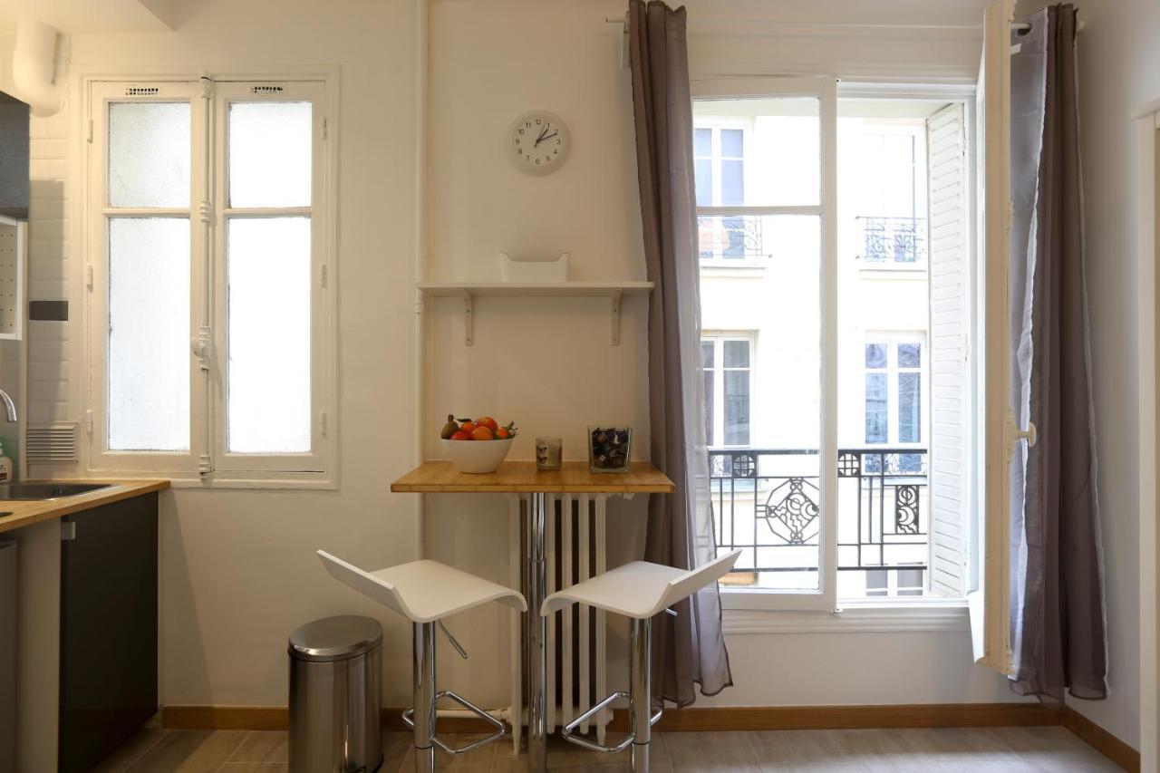 Renovated Studio For 2 Apartment Paris Room photo